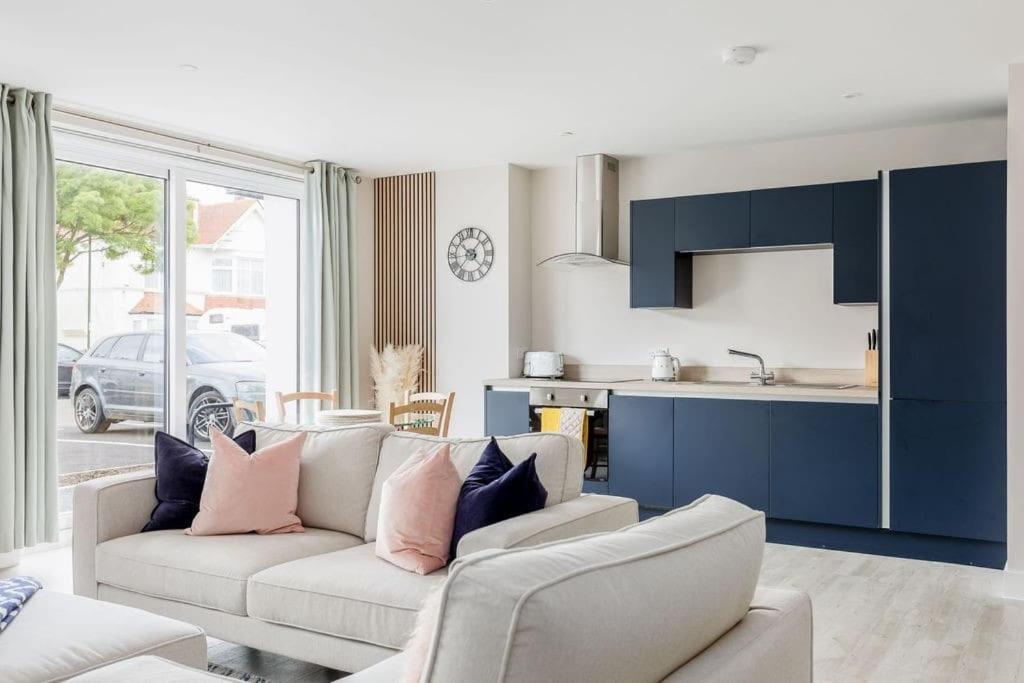 Modern 2 Bed, Cliff Top & Parking, F6 Bournemouth Exterior photo