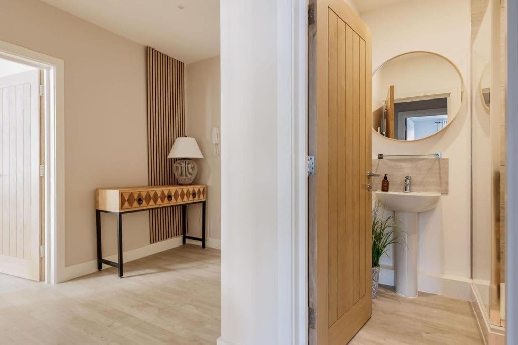 Modern 2 Bed, Cliff Top & Parking, F6 Bournemouth Exterior photo