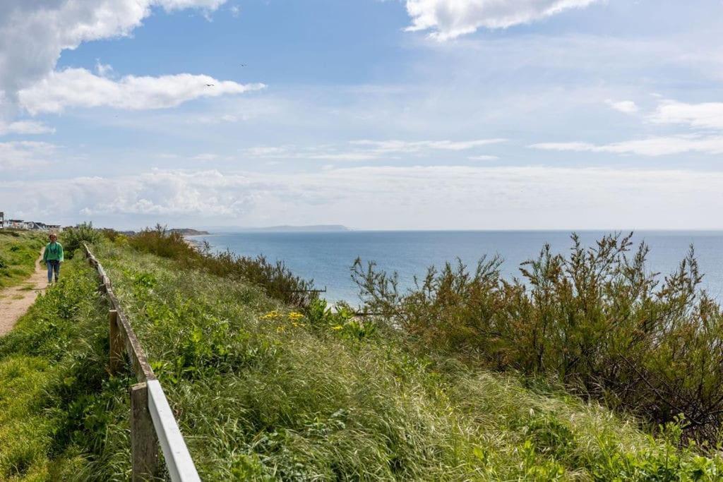 Modern 2 Bed, Cliff Top & Parking, F6 Bournemouth Exterior photo